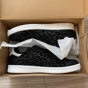 Adidas Stan Smith Women 6.5 Sneaker+Free Wipes
